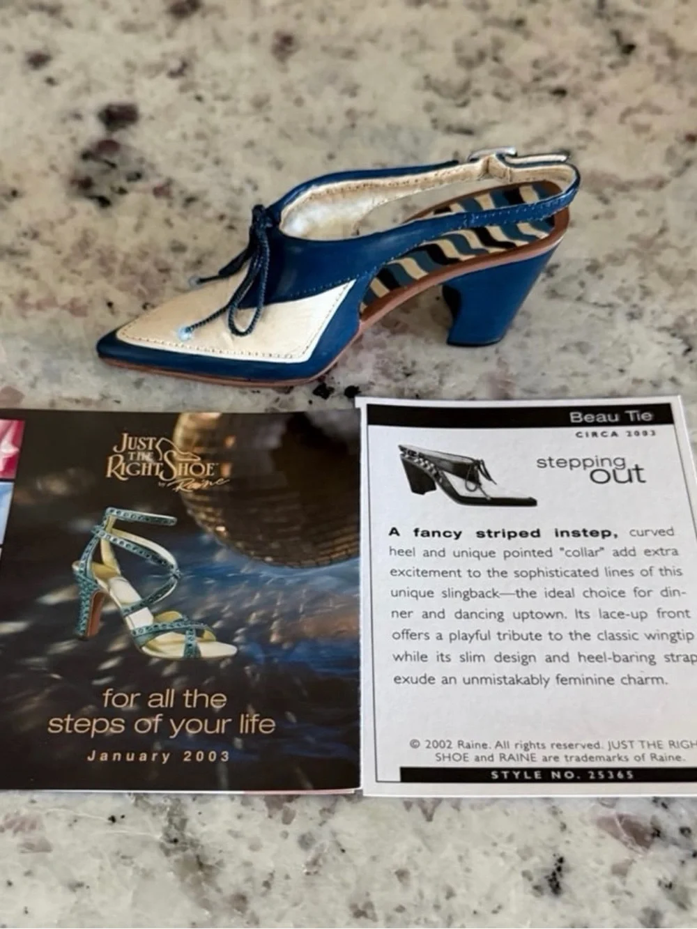 NIB Just The Right Shoe Raine Beau Tie Miniature Shoe 25365 Vintage 2002 Willits